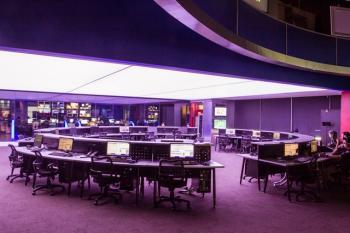 Konsep Futuristik dan Maskulin Interior Kantor NET TV