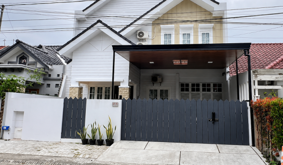 PEMBANGUNAN RUMAH TINGGAL 2 LANTAI ARAYA FARMHOUSE